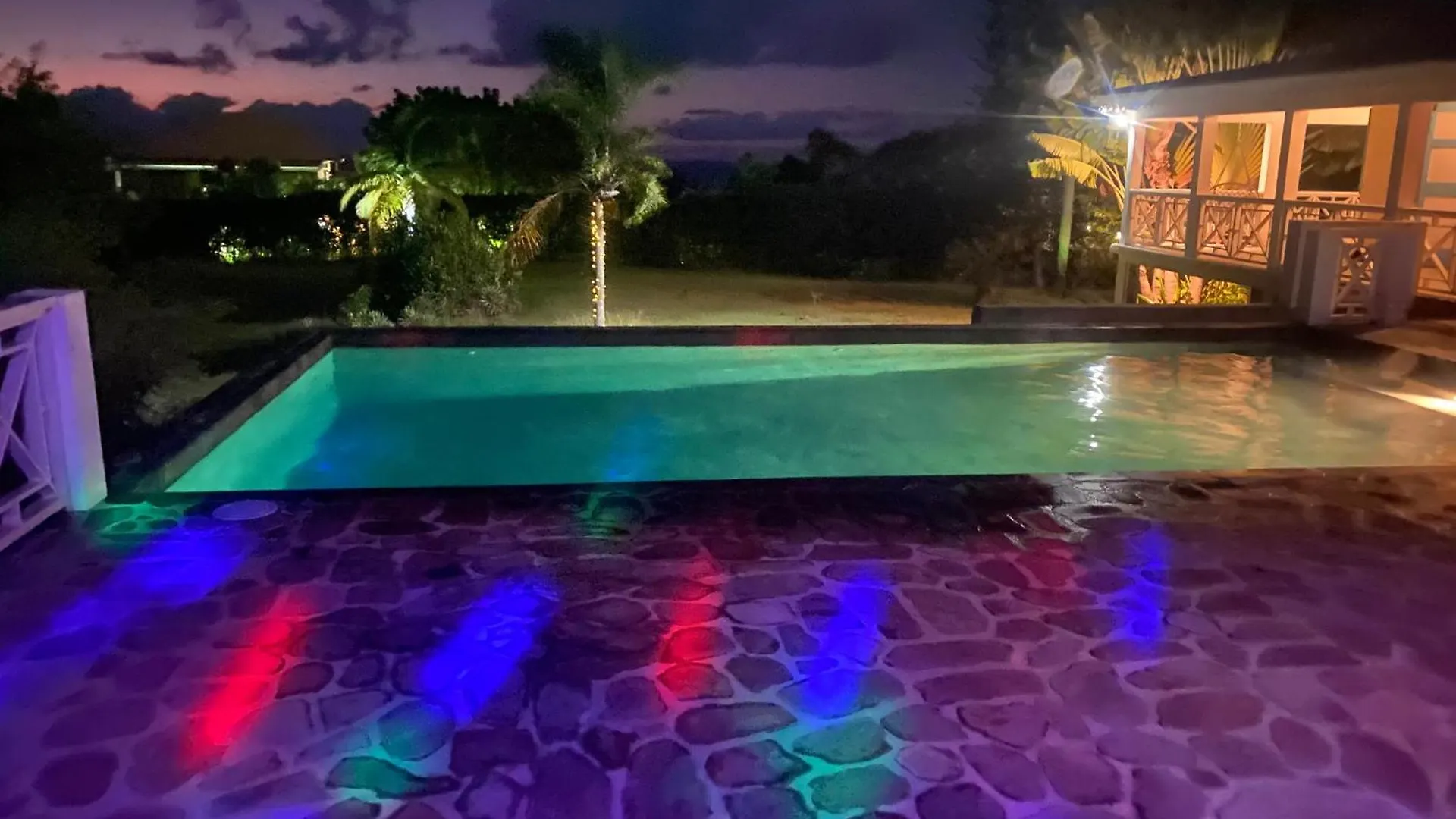 •:•Wow•:• Big Pool & Cool Sunsets Villa Charlestown
